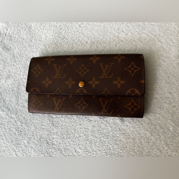 Authentic Louis Vuitton Wallet with COA - Picture 1 of 7